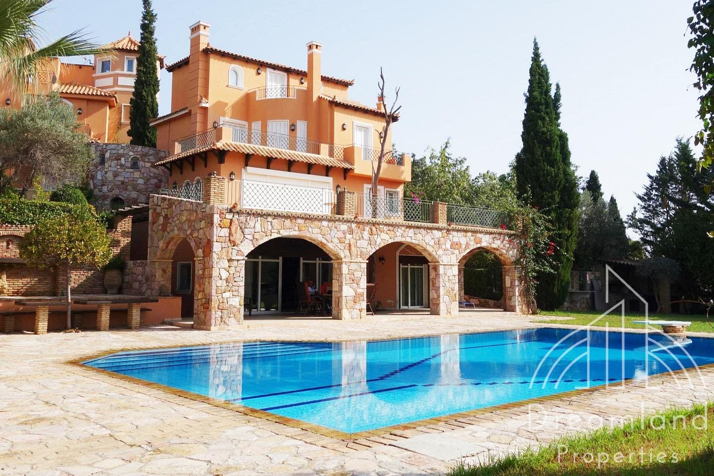 property-img