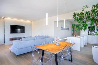 GLYFADA South, Luxurious Renovated Apartment 101 sq.m., 4th